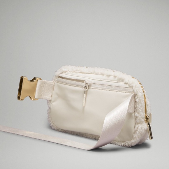 Lululemon Everywhere Fleece Belt Bag with Gold Hardware - Picture 2 of 9